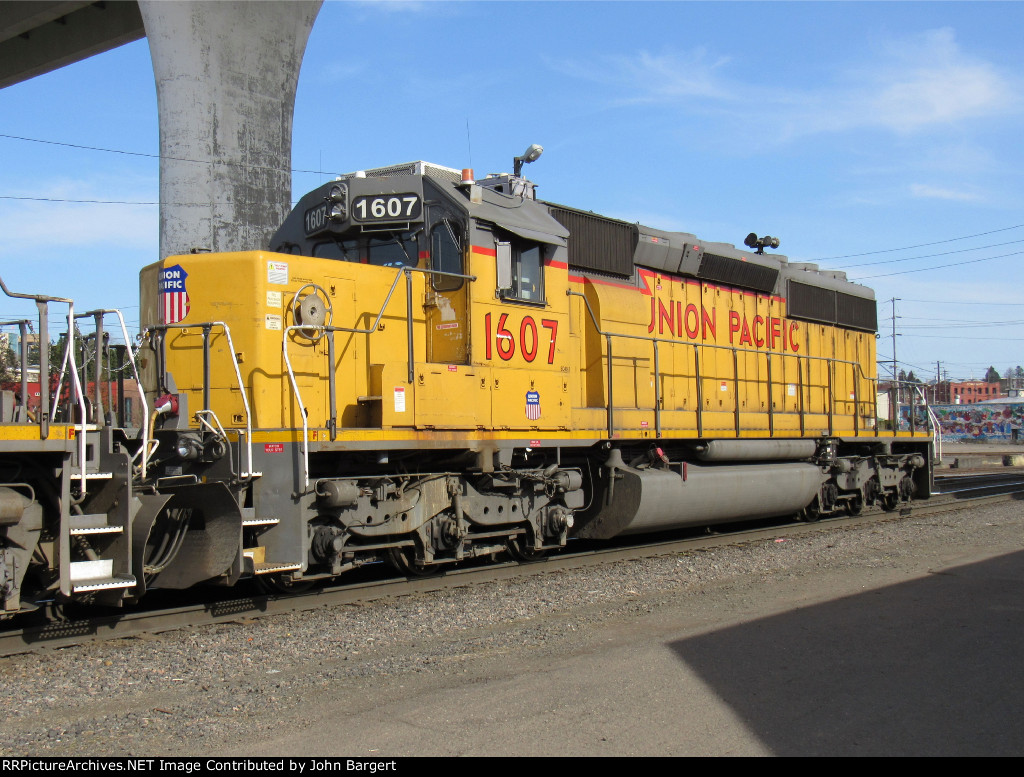 UP 1607 SD40N